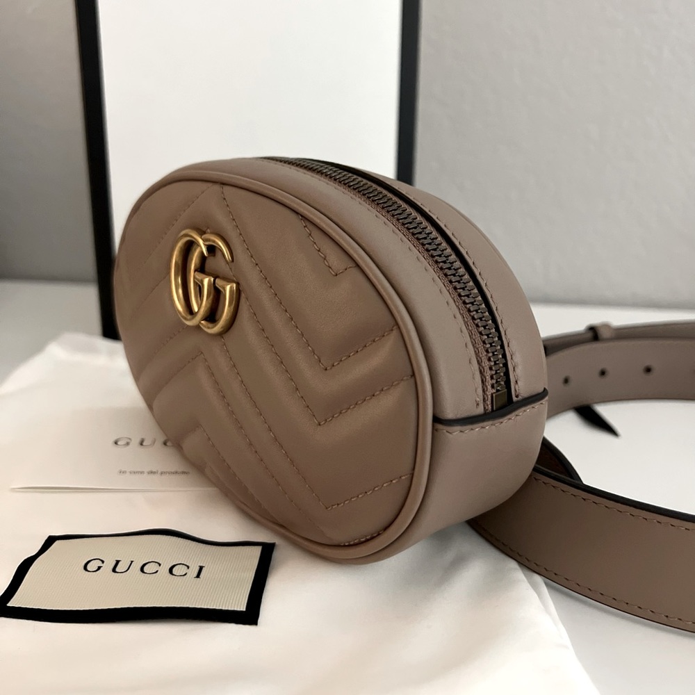 GUCCI
Calfskin Matelasse GG Marmont Belt Bag 75/30 Porcelain Rose - Picture 6 of 15